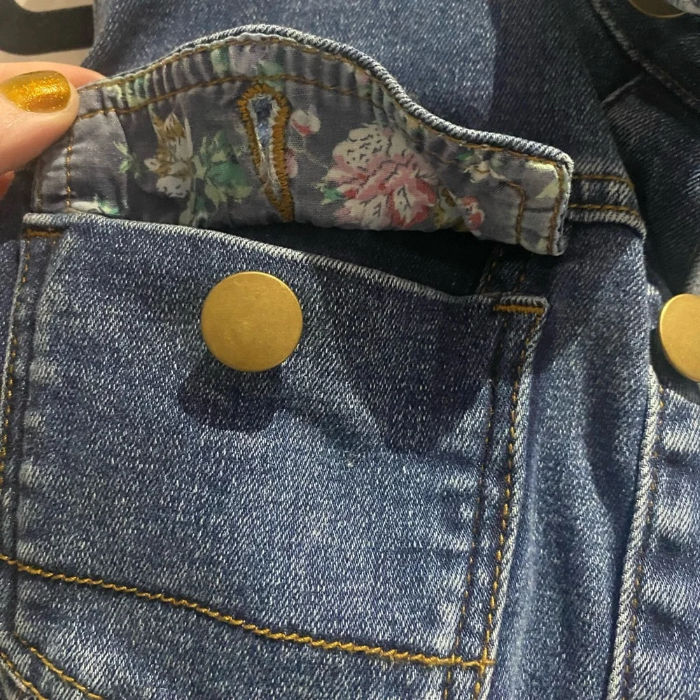 🧢 Modcloth Brand Cropped Denim Vest 🪁 - Picture 4 of 5